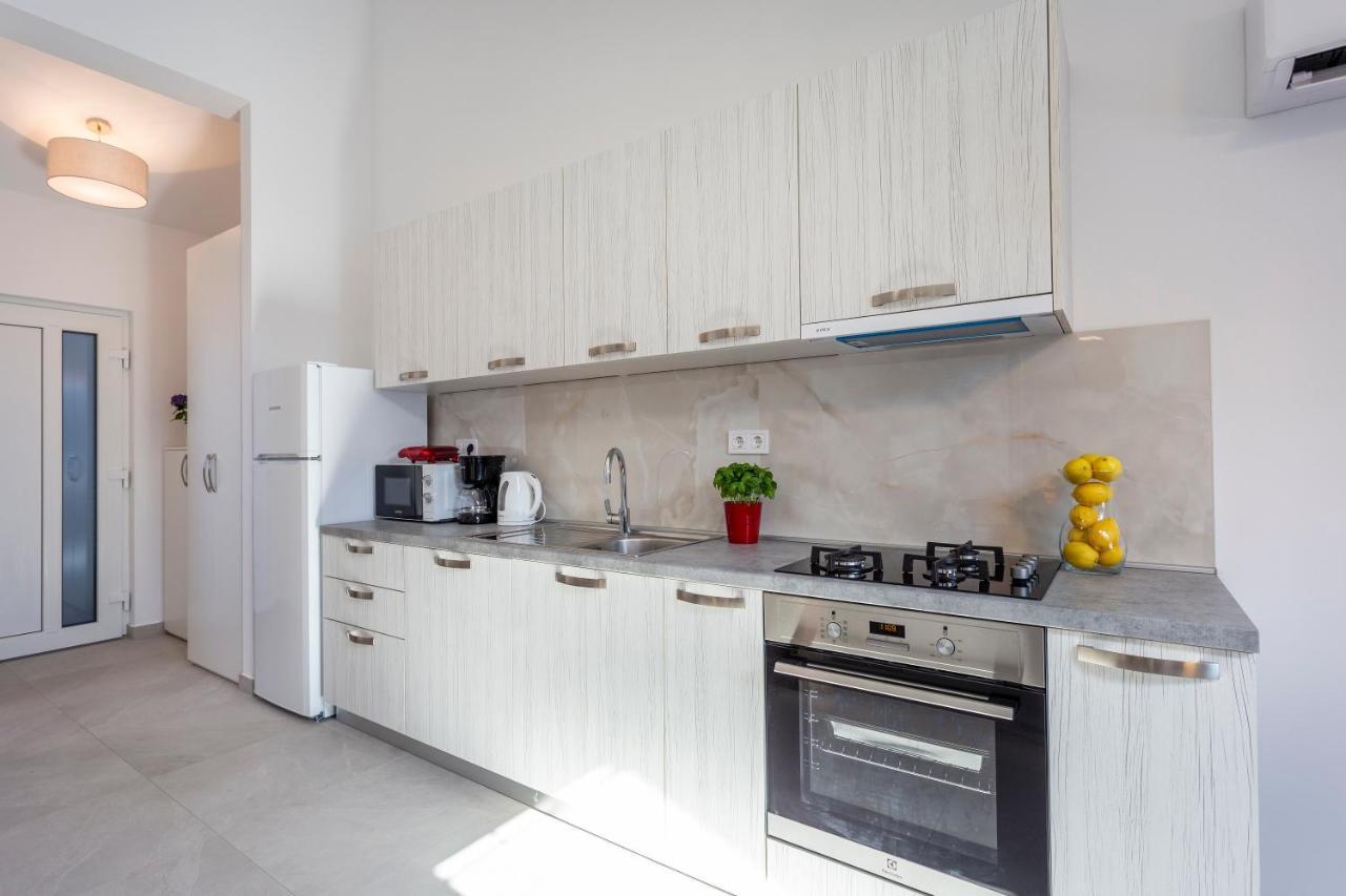 City Apartments Silver Pula Exterior photo