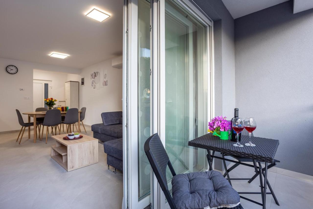 City Apartments Silver Pula Exterior photo
