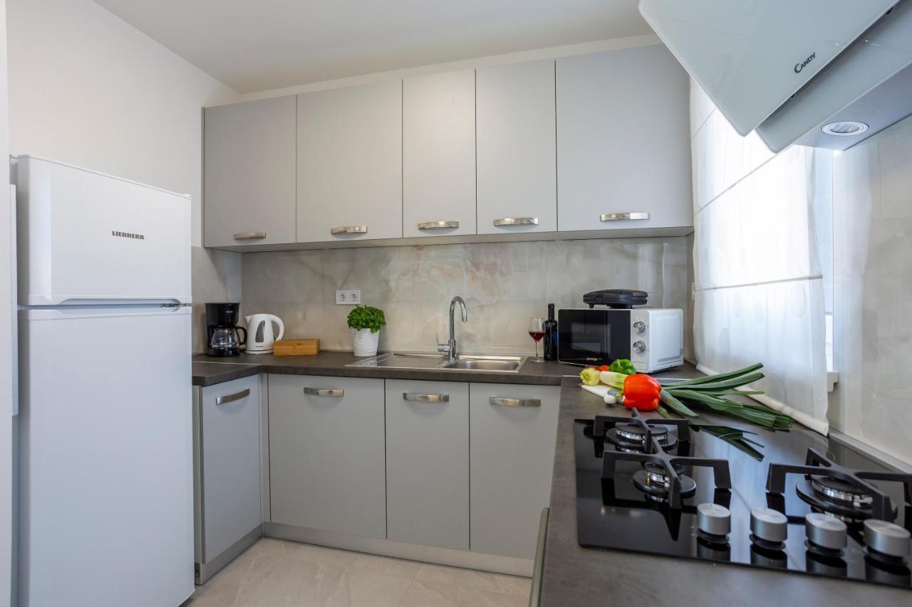 City Apartments Silver Pula Exterior photo