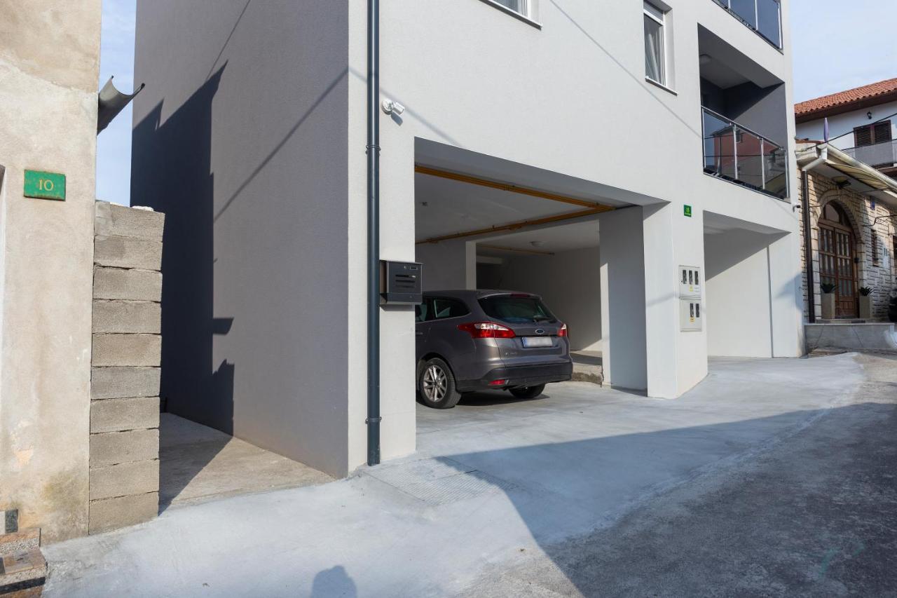 City Apartments Silver Pula Exterior photo