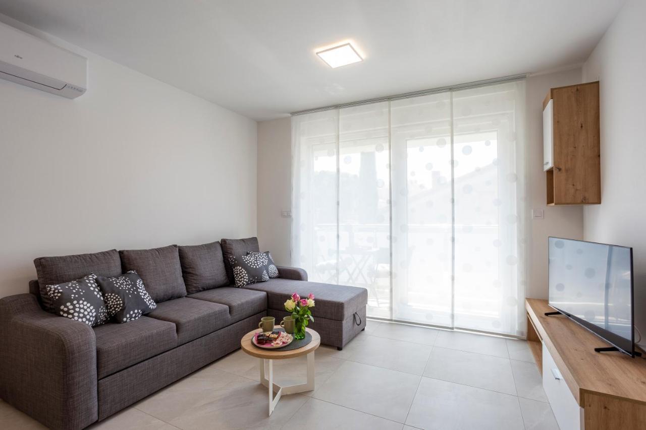 City Apartments Silver Pula Exterior photo