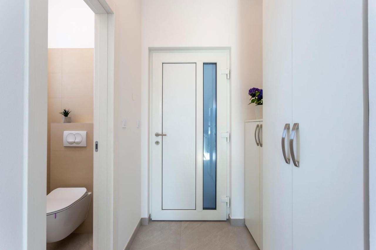 City Apartments Silver Pula Exterior photo