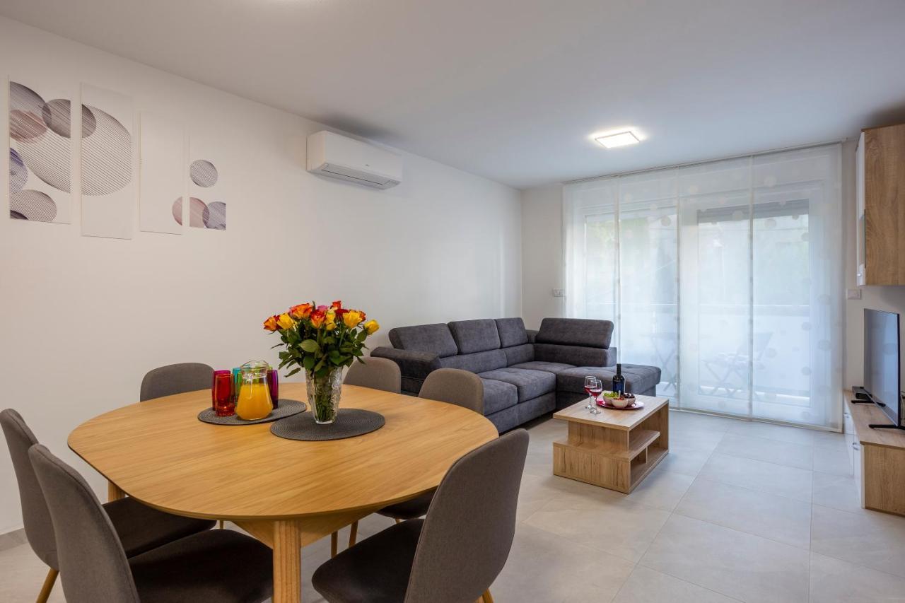 City Apartments Silver Pula Exterior photo